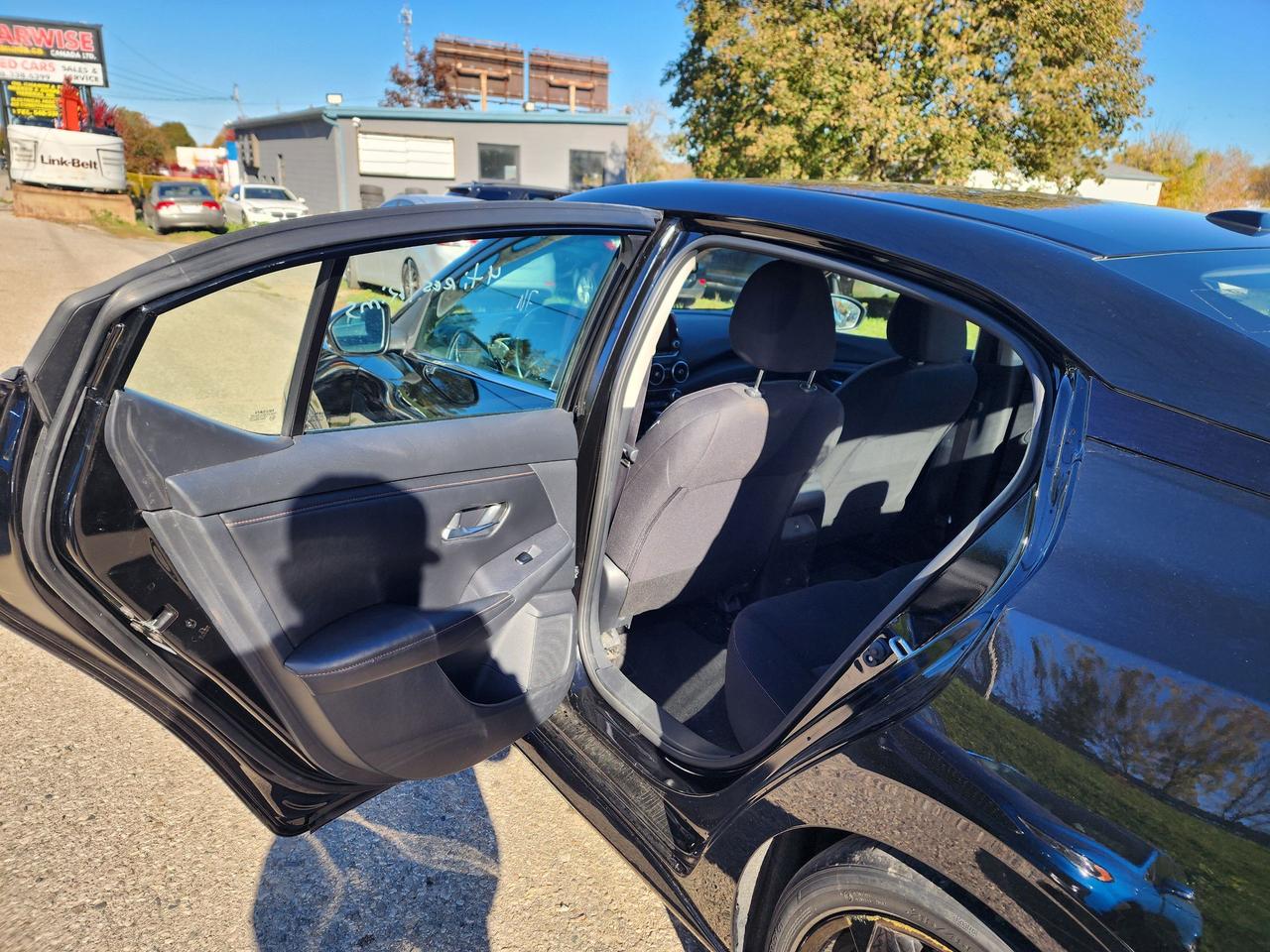 2022 Nissan Sentra SR l Clean Carfax l No Accidents l One Owner l Photo