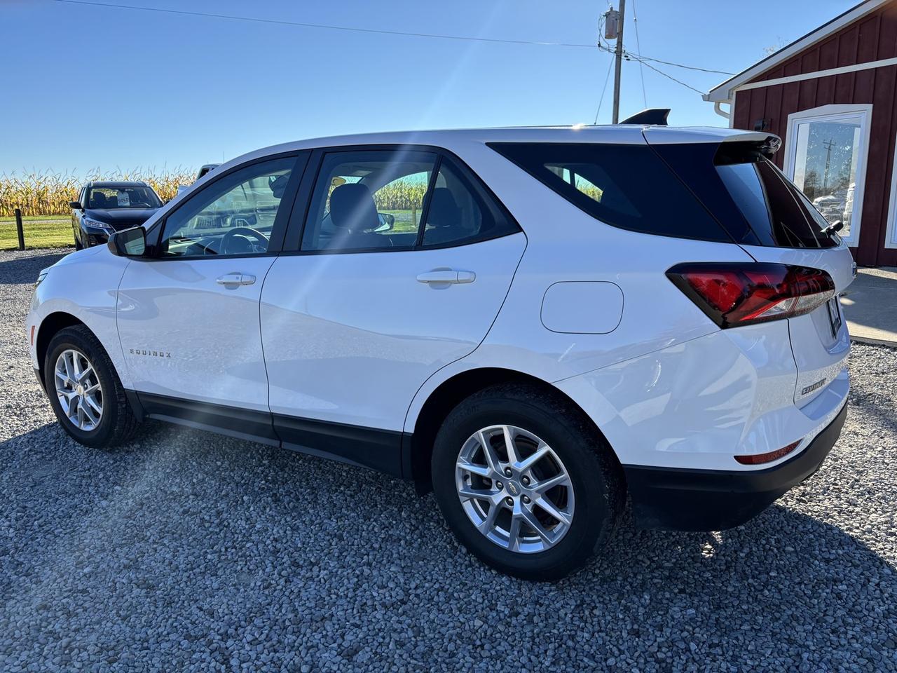 2023 Chevrolet Equinox LS ~CLEAN CARFAX~SERVICE RECORDS~ Photo2