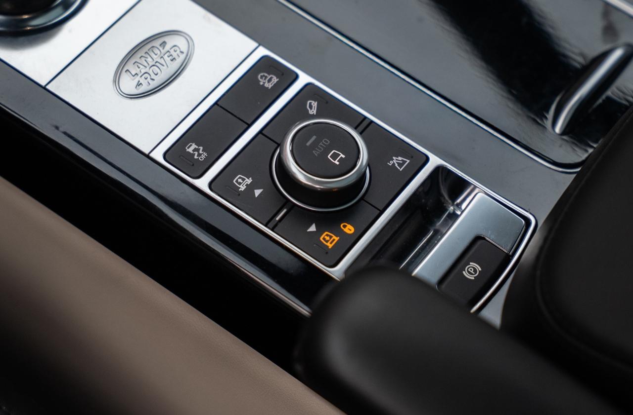 2021 Land Rover Range Rover P525 WESTMINSTER EDITION SWB|CLEAN CAR FAX|LOW KM|HEATED&VENTILATED FRONT SEATS|PANO ROOF|APPLE CARPLAY / ANDROID AUTO|SOFT-CLOSE DOORS| Photo