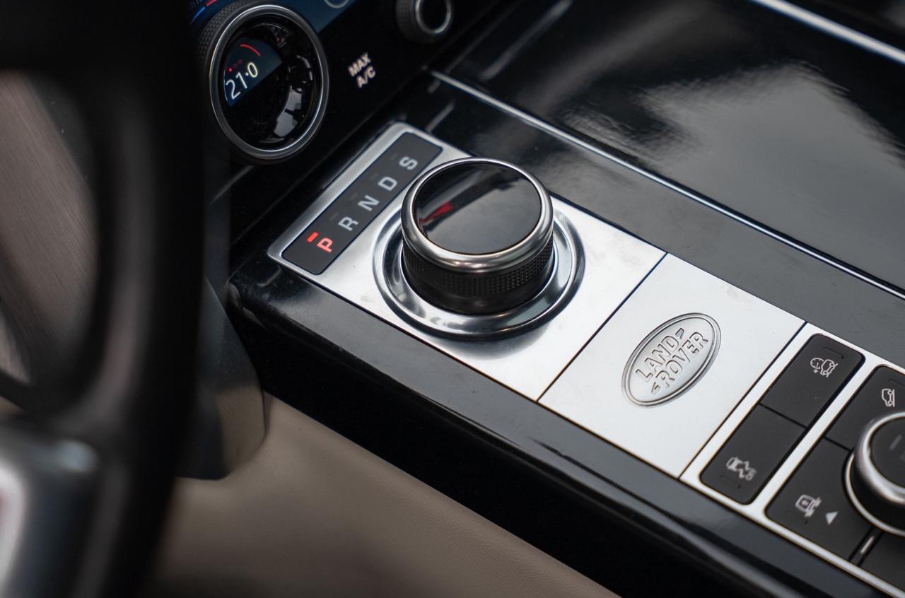 2021 Land Rover Range Rover P525 WESTMINSTER EDITION SWB|CLEAN CAR FAX|LOW KM|HEATED&VENTILATED FRONT SEATS|PANO ROOF|APPLE CARPLAY / ANDROID AUTO|SOFT-CLOSE DOORS| Photo