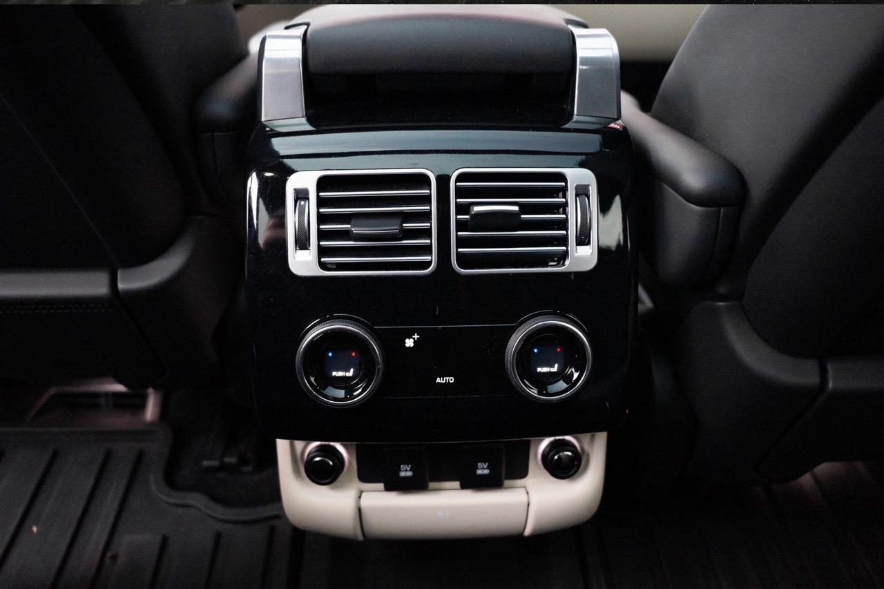2021 Land Rover Range Rover P525 WESTMINSTER EDITION SWB|CLEAN CAR FAX|LOW KM|HEATED&VENTILATED FRONT SEATS|PANO ROOF|APPLE CARPLAY / ANDROID AUTO|SOFT-CLOSE DOORS| Photo