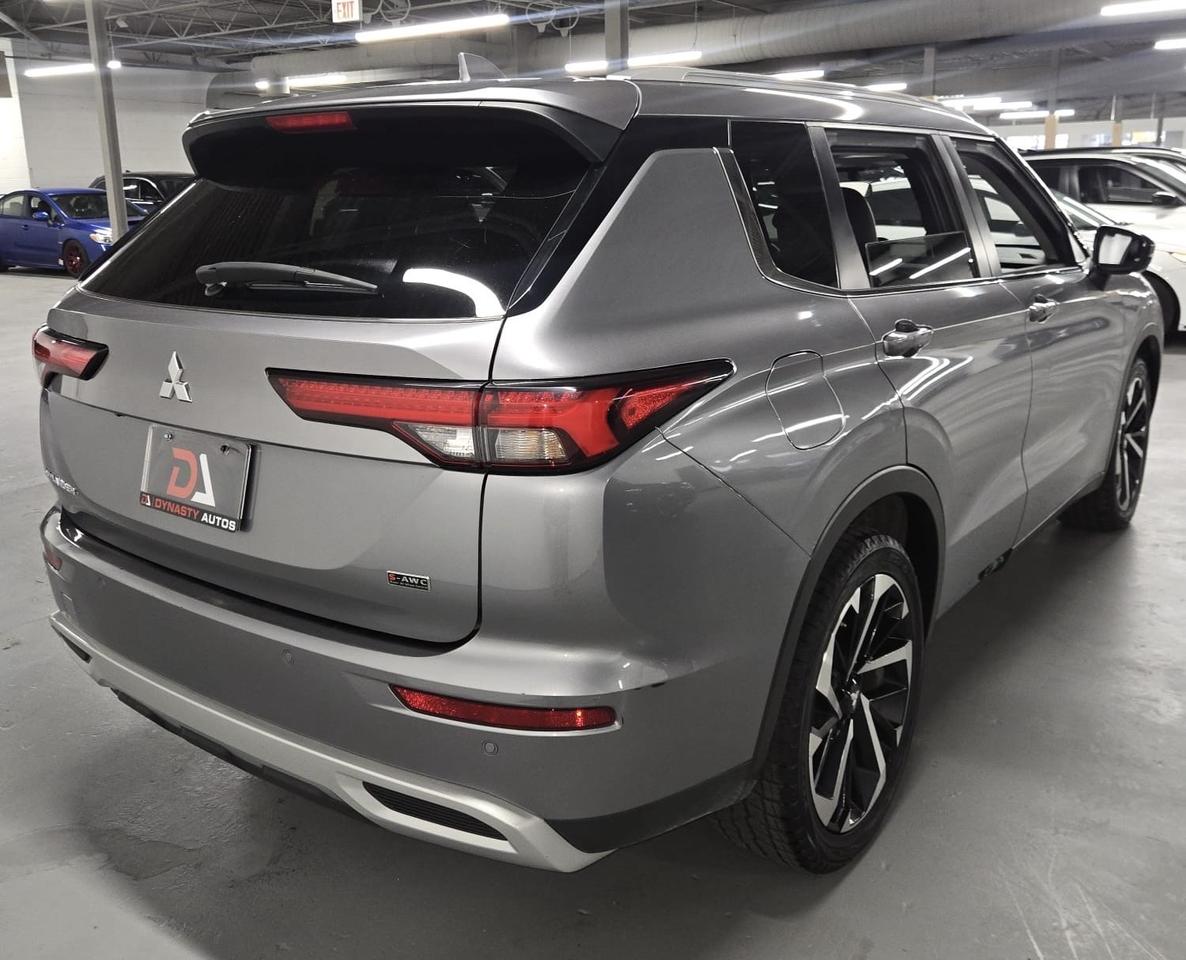 2023 Mitsubishi Outlander S-AWC | One Owner | Dealer Serviced | 7 Passengers Photo