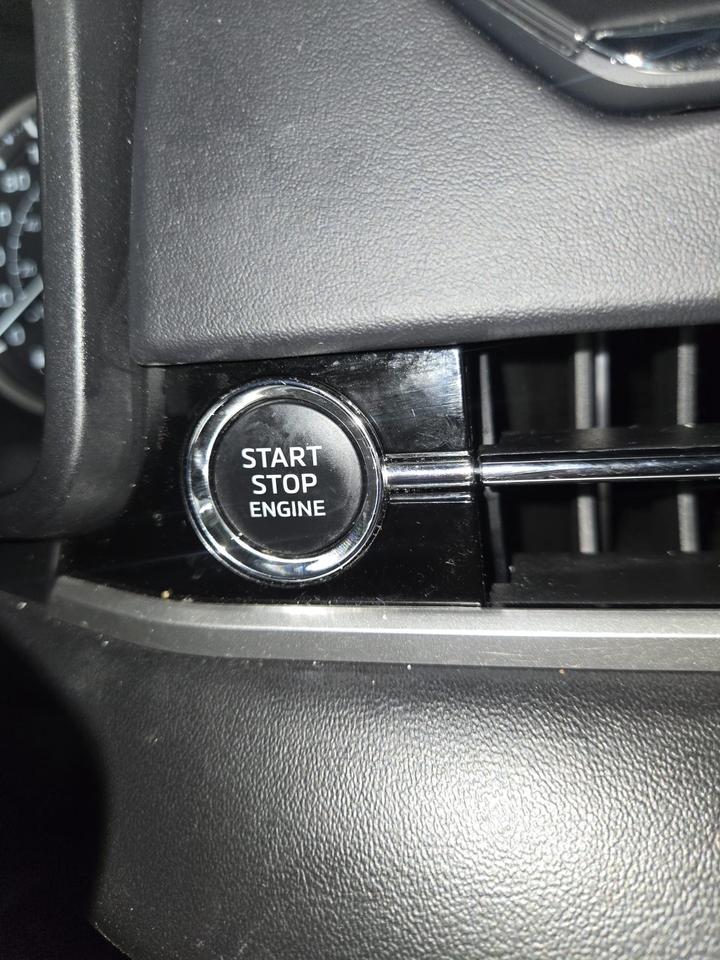 2023 Mitsubishi Outlander S-AWC | One Owner | Dealer Serviced | 7 Passengers Photo