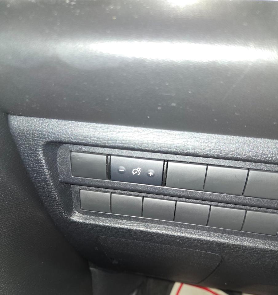 2023 Mitsubishi Outlander S-AWC | One Owner | Dealer Serviced | 7 Passengers Photo