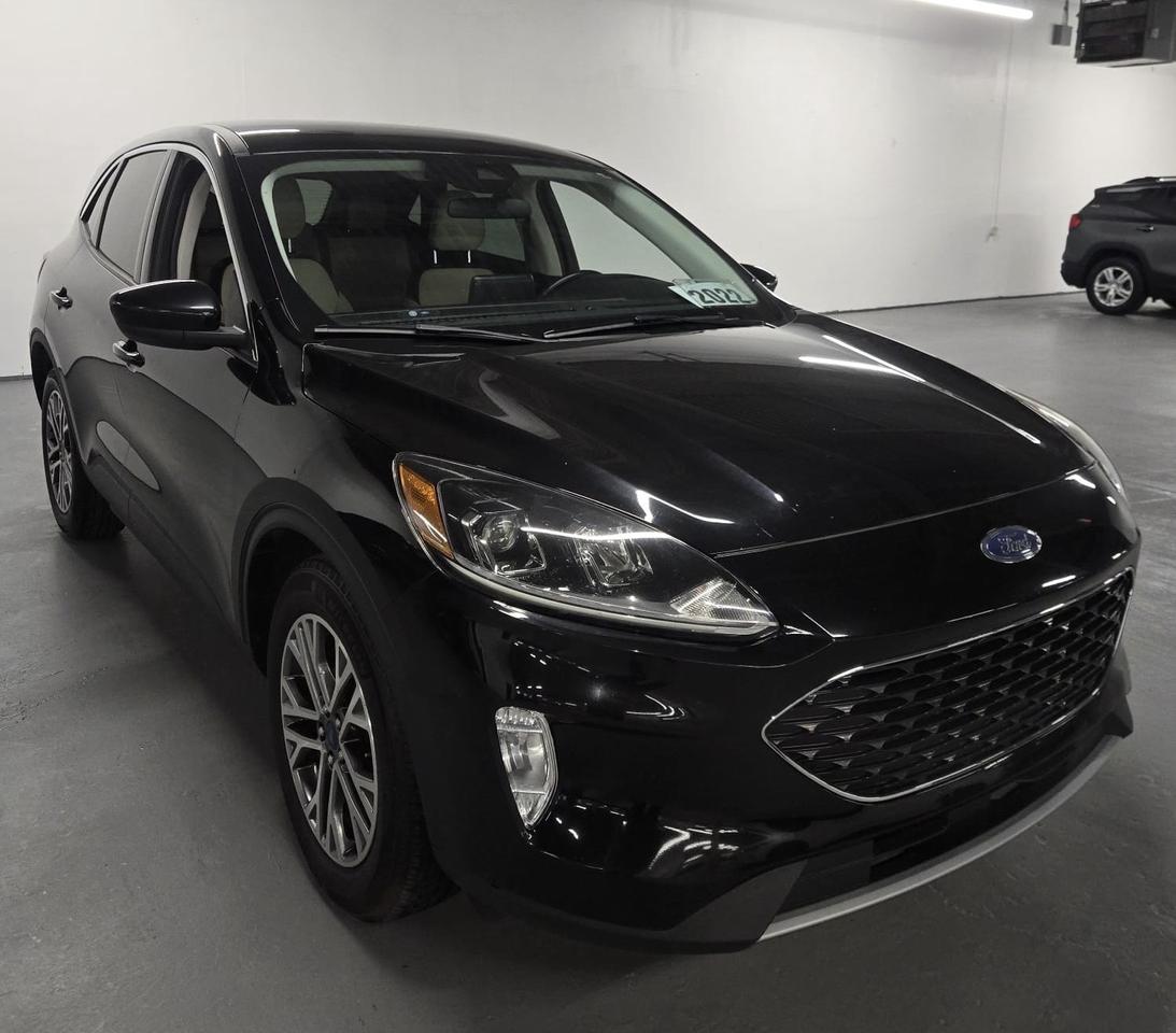 2022 Ford Escape SEL | Clean CARFAX | Dealer Serviced | extra Winter Tires Photo