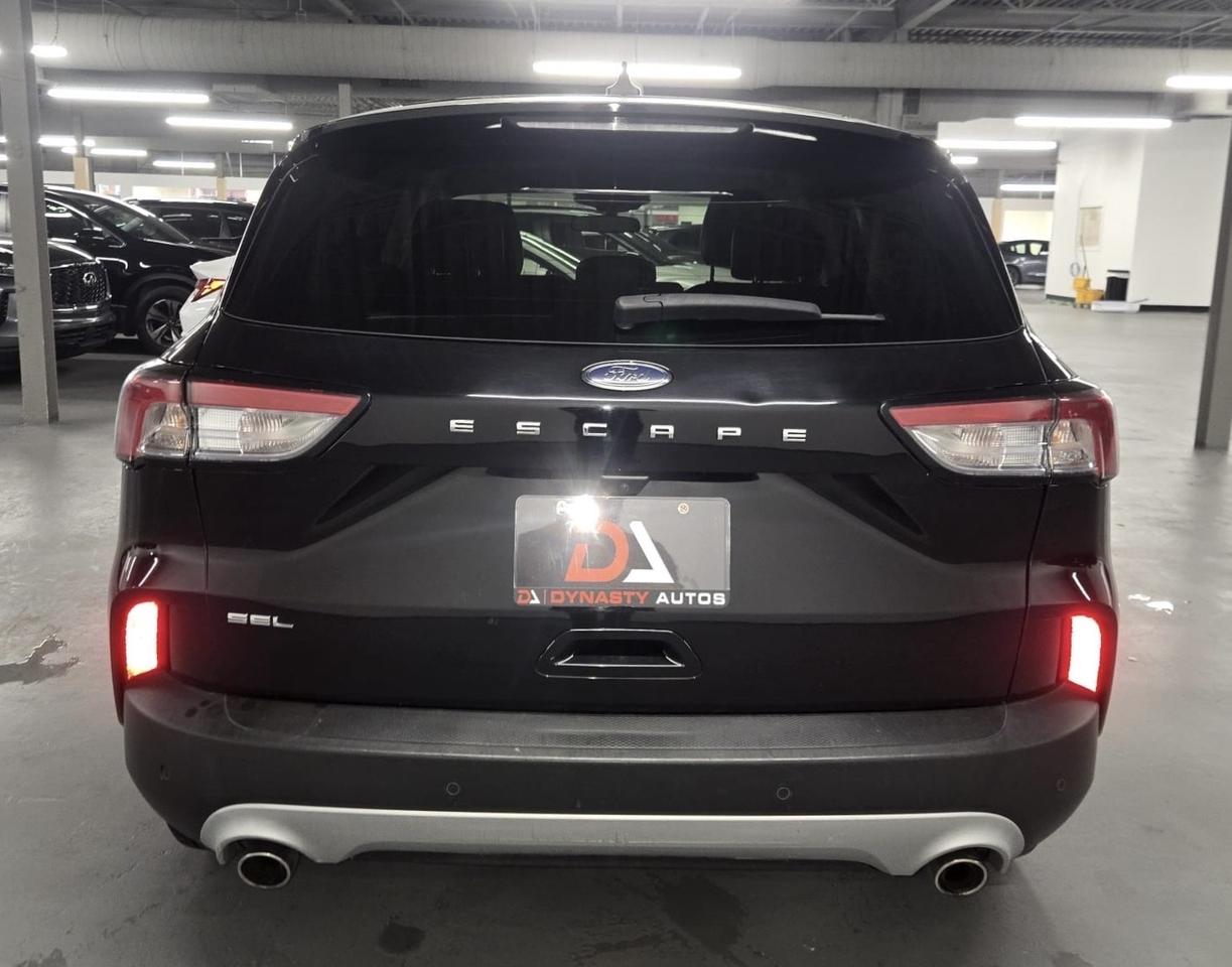 2022 Ford Escape SEL | Clean CARFAX | Dealer Serviced | extra Winter Tires Photo3