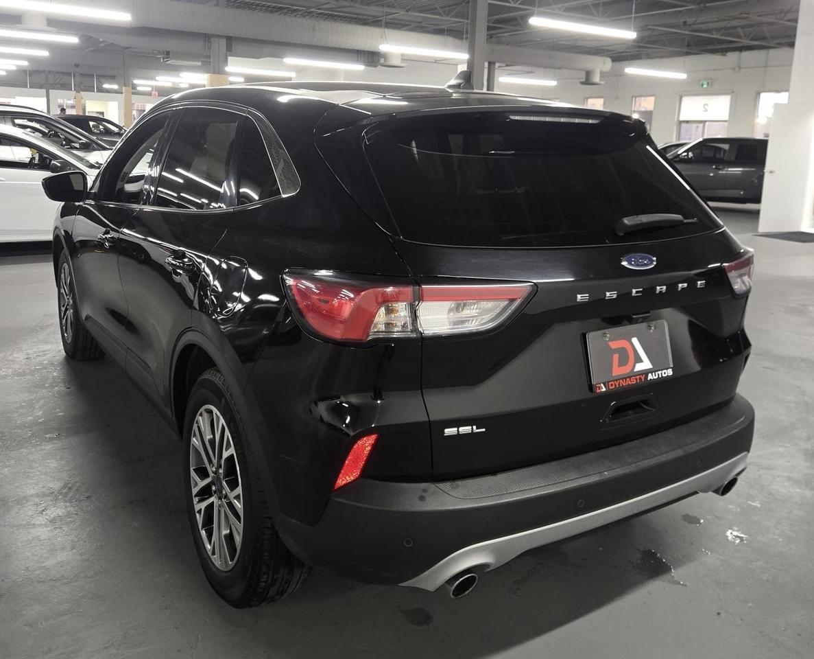 2022 Ford Escape SEL | Clean CARFAX | Dealer Serviced | extra Winter Tires Photo