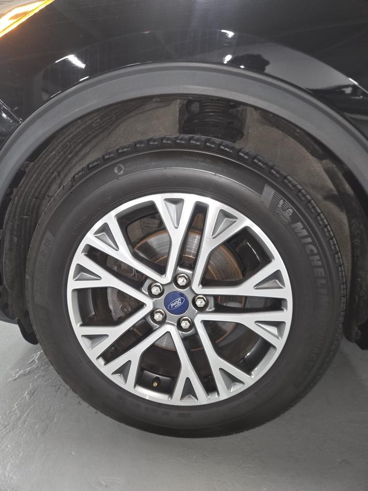 2022 Ford Escape SEL | Clean CARFAX | Dealer Serviced | extra Winter Tires Photo