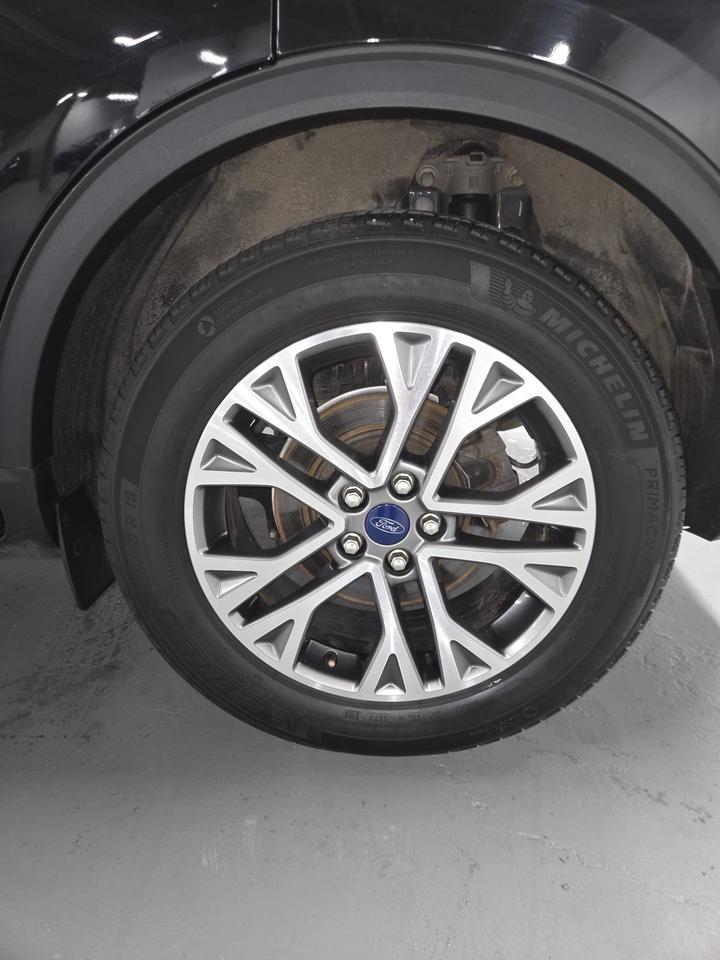2022 Ford Escape SEL | Clean CARFAX | Dealer Serviced | extra Winter Tires Photo