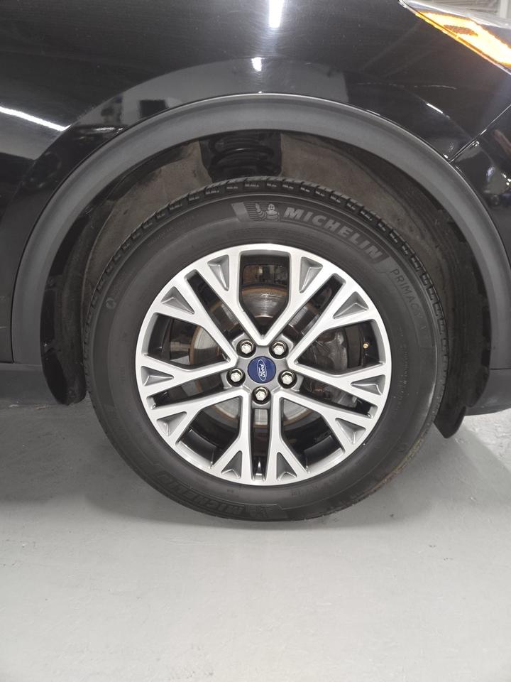 2022 Ford Escape SEL | Clean CARFAX | Dealer Serviced | extra Winter Tires Photo