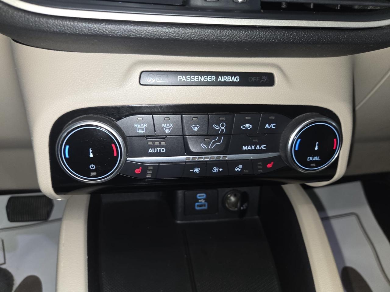 2022 Ford Escape SEL | Clean CARFAX | Dealer Serviced | extra Winter Tires Photo