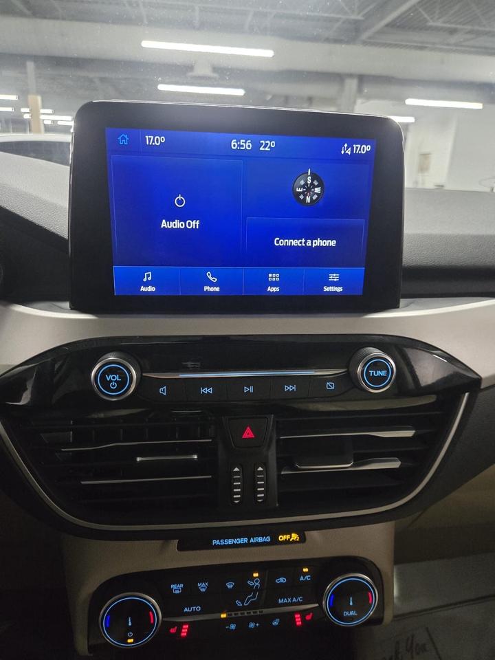 2022 Ford Escape SEL | Clean CARFAX | Dealer Serviced | extra Winter Tires Photo