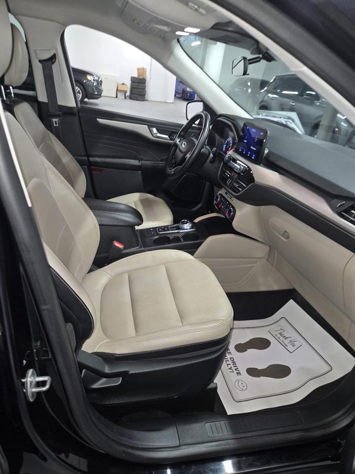 2022 Ford Escape SEL | Clean CARFAX | Dealer Serviced | extra Winter Tires Photo