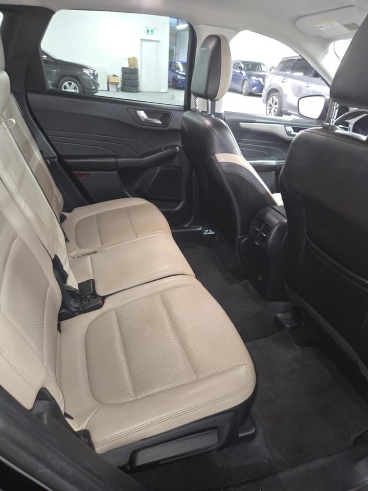 2022 Ford Escape SEL | Clean CARFAX | Dealer Serviced | extra Winter Tires Photo