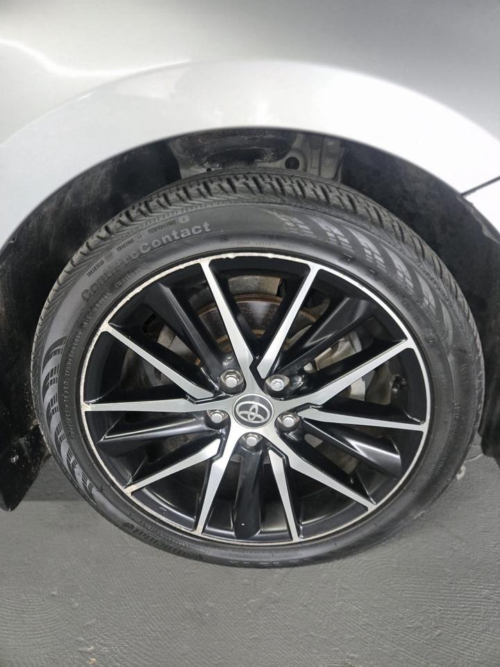 2021 Toyota Camry Hybrid SE Auto|CLEAN CAR FAX|BSM|SUN ROOF|LANE ASSIST|LEATHER SEATS|HEATED STEERING WHEEL|HEATED FRONT SEATS| Photo
