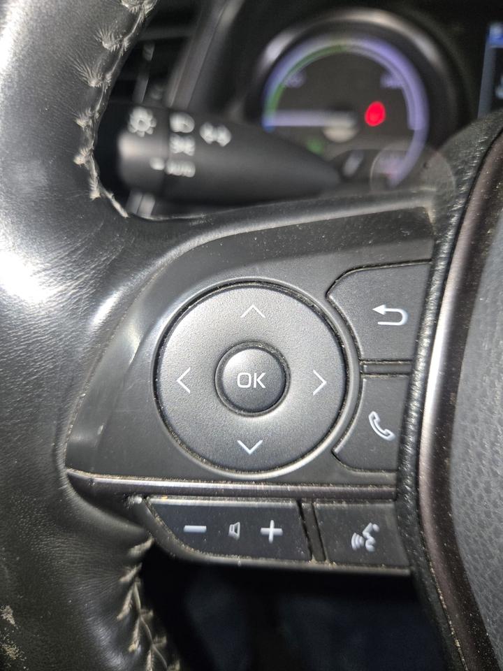 2021 Toyota Camry Hybrid SE Auto|CLEAN CAR FAX|BSM|SUN ROOF|LANE ASSIST|LEATHER SEATS|HEATED STEERING WHEEL|HEATED FRONT SEATS| Photo