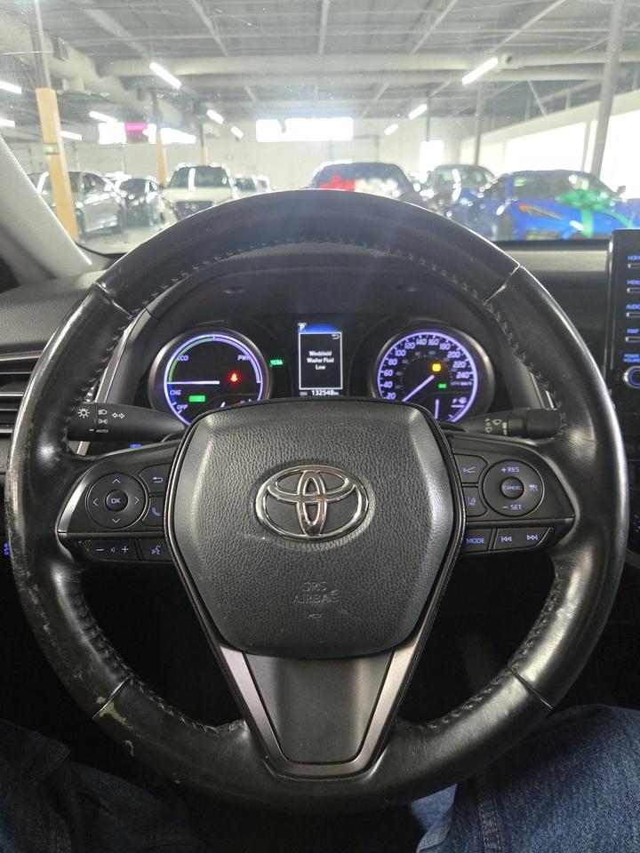 2021 Toyota Camry Hybrid SE Auto|CLEAN CAR FAX|BSM|SUN ROOF|LANE ASSIST|LEATHER SEATS|HEATED STEERING WHEEL|HEATED FRONT SEATS| Photo