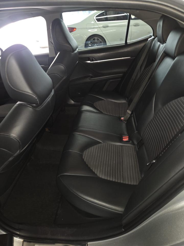2021 Toyota Camry Hybrid SE Auto|CLEAN CAR FAX|BSM|SUN ROOF|LANE ASSIST|LEATHER SEATS|HEATED STEERING WHEEL|HEATED FRONT SEATS| Photo