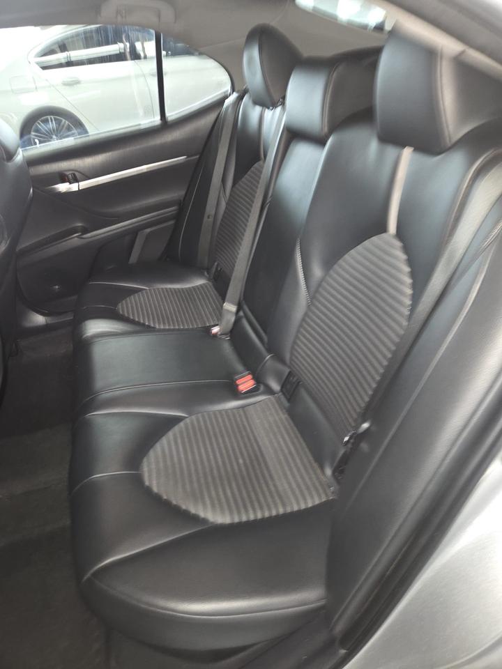 2021 Toyota Camry Hybrid SE Auto|CLEAN CAR FAX|BSM|SUN ROOF|LANE ASSIST|LEATHER SEATS|HEATED STEERING WHEEL|HEATED FRONT SEATS| Photo