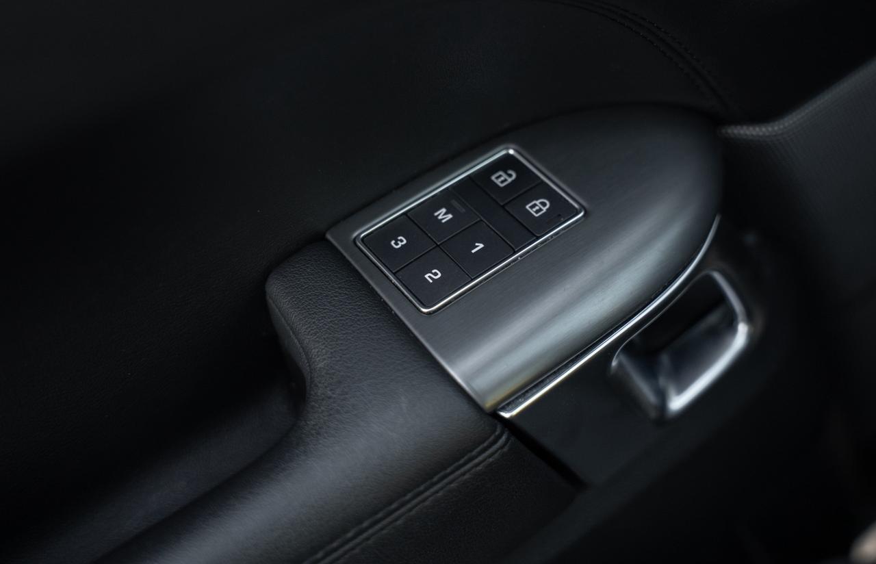 2022 Land Rover Range Rover Sport MHEV SE|CLEAN CAR FAX|PANO ROOF|BSM|AIR SUSPENSION|HEATED STEERING WHEEL|FRONT&REAR HEATED SEATS| Photo