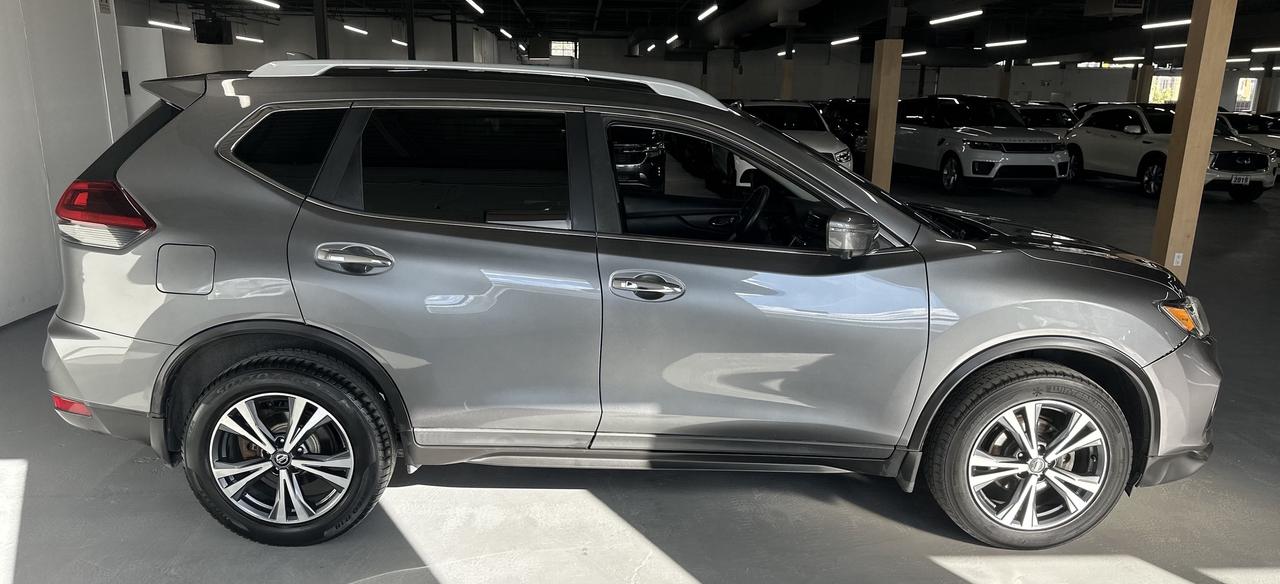 2019 Nissan Rogue SV | AWD |CLEAN CARFAX|PANO ROOF|HEATED STEERING WHEEL|ADAPTIVE CRUISE CONTROL|NAVIGATION|APPLE CARPLAY|POWER TAILGATE| Photo