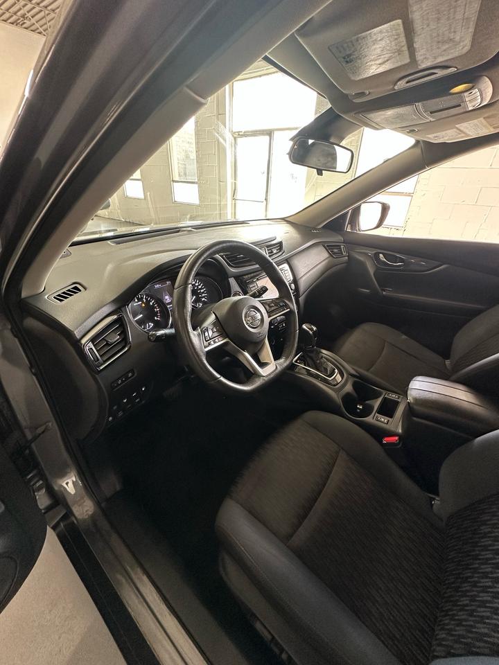 2019 Nissan Rogue SV | AWD |CLEAN CARFAX|PANO ROOF|HEATED STEERING WHEEL|ADAPTIVE CRUISE CONTROL|NAVIGATION|APPLE CARPLAY|POWER TAILGATE| Photo