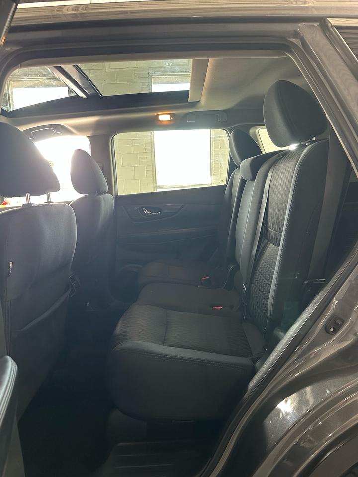 2019 Nissan Rogue SV | AWD |CLEAN CARFAX|PANO ROOF|HEATED STEERING WHEEL|ADAPTIVE CRUISE CONTROL|NAVIGATION|APPLE CARPLAY|POWER TAILGATE| Photo