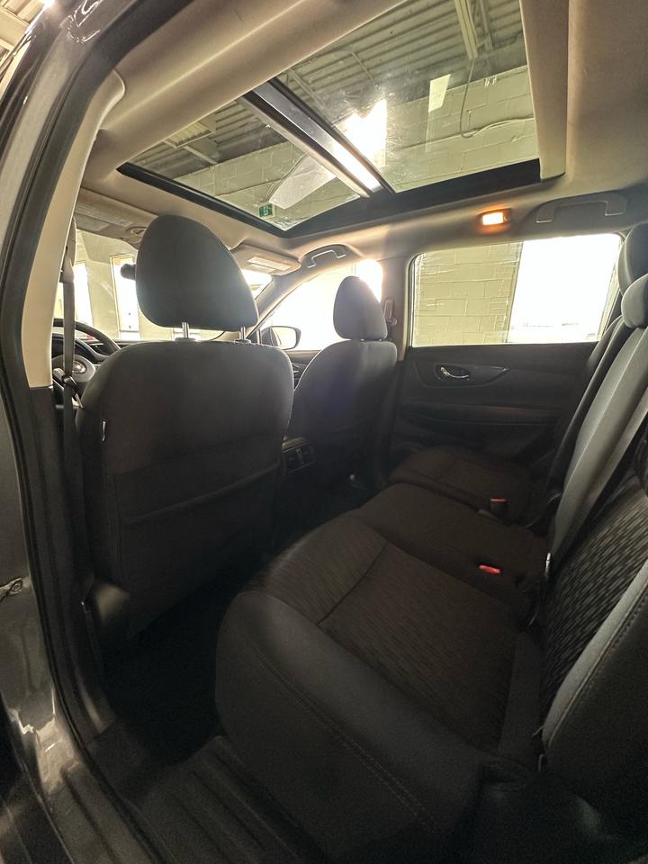 2019 Nissan Rogue SV | AWD |CLEAN CARFAX|PANO ROOF|HEATED STEERING WHEEL|ADAPTIVE CRUISE CONTROL|NAVIGATION|APPLE CARPLAY|POWER TAILGATE| Photo