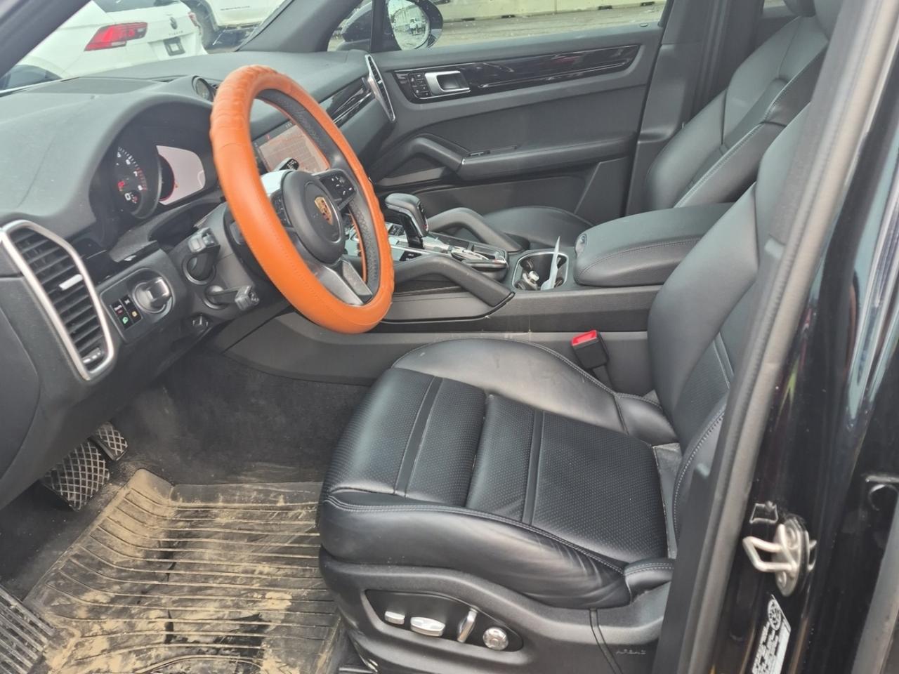 2021 Porsche Cayenne AWD|TWO KEYS|PANORAMIC ROOF|NAVIGATION|LEAHTER INTERIOR|PARKING DISTANCE CONTROL|POWER FOLDING MIRRORS|TPMS|RAIN SENSOR WINDSHIELD| Photo
