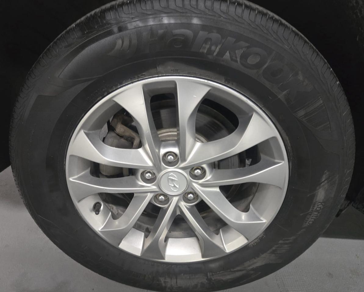 2020 Hyundai Santa Fe SE 2.4L Essential FWD|CLEAN CAR FAX|HEATED SEATS|HEATED STEERING WHEEL|APPLE CARPLAY / ANDROID AUTO| Photo