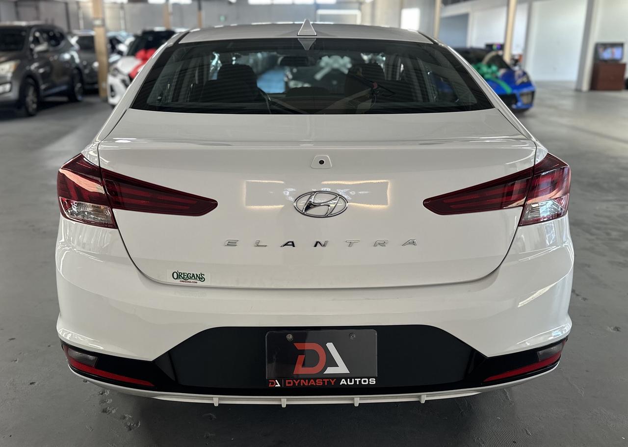 2020 Hyundai Elantra Preferred IVT|BSM|HEATED STEERING WHEEL|HEATED SEATS|APPLE CARPLAY| Photo
