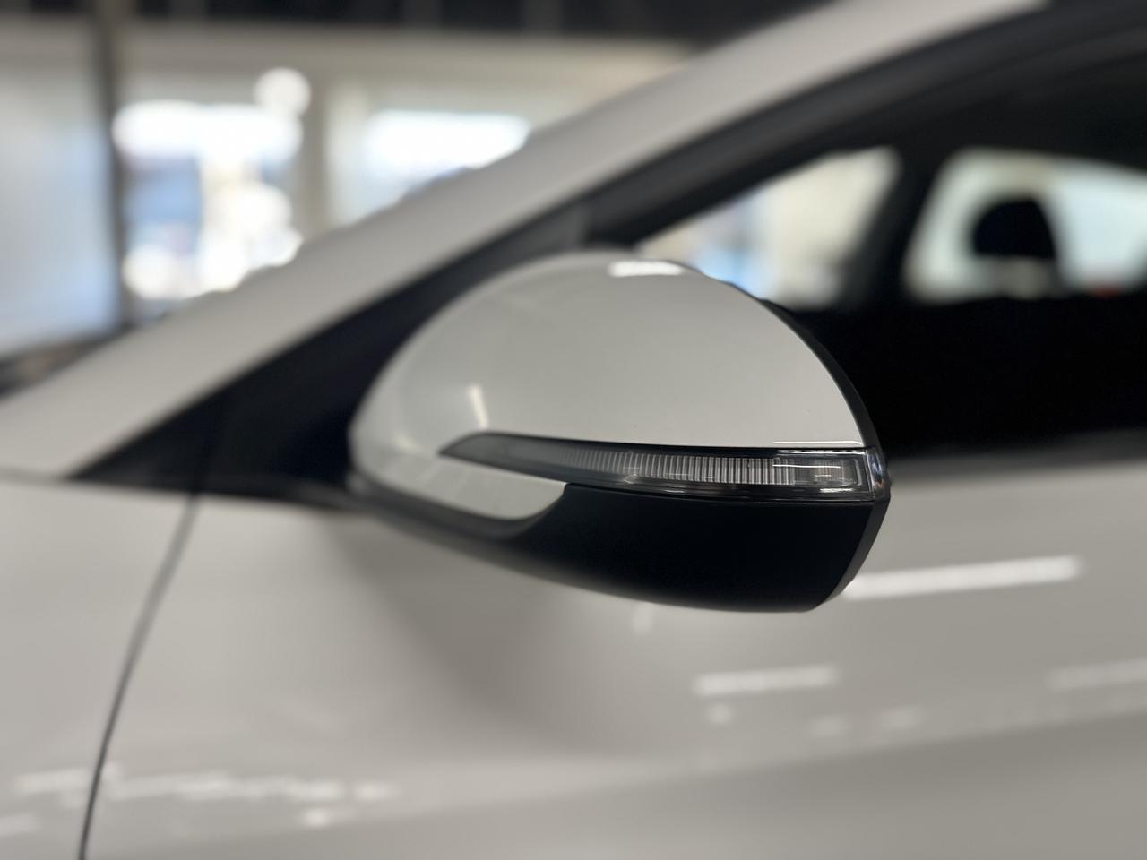 2020 Hyundai Elantra Preferred IVT|BSM|HEATED STEERING WHEEL|HEATED SEATS|APPLE CARPLAY| Photo