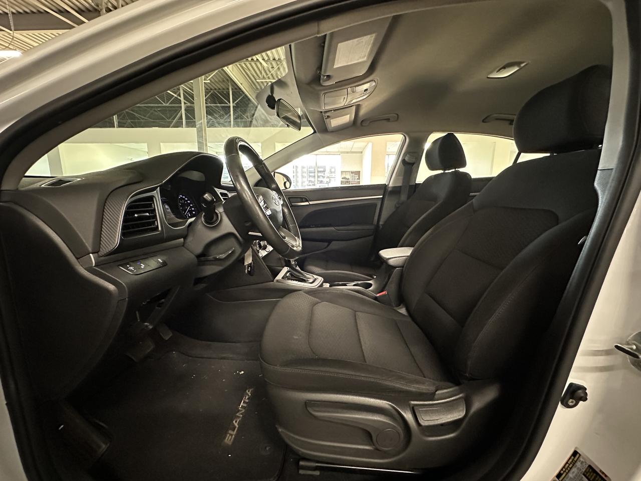 2020 Hyundai Elantra Preferred IVT|BSM|HEATED STEERING WHEEL|HEATED SEATS|APPLE CARPLAY| Photo