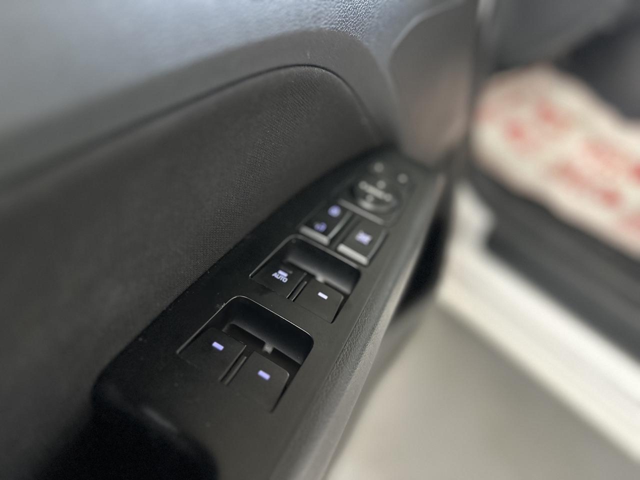 2020 Hyundai Elantra Preferred IVT|BSM|HEATED STEERING WHEEL|HEATED SEATS|APPLE CARPLAY| Photo