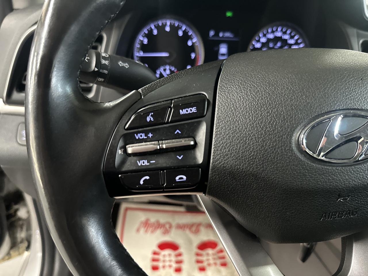 2020 Hyundai Elantra Preferred IVT|BSM|HEATED STEERING WHEEL|HEATED SEATS|APPLE CARPLAY| Photo