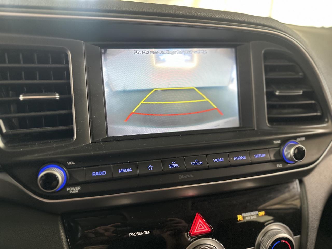 2020 Hyundai Elantra Preferred IVT|BSM|HEATED STEERING WHEEL|HEATED SEATS|APPLE CARPLAY| Photo