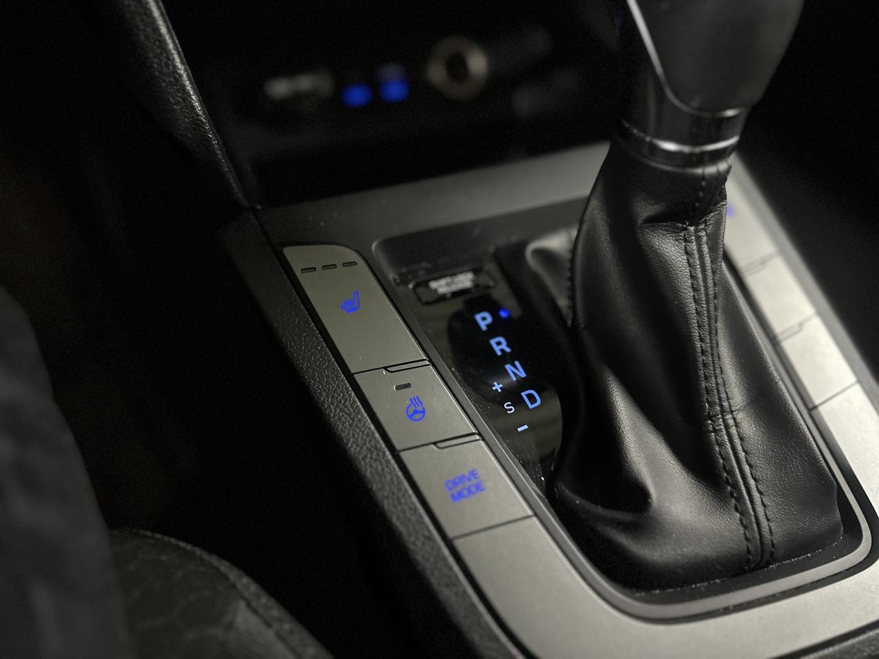 2020 Hyundai Elantra Preferred IVT|BSM|HEATED STEERING WHEEL|HEATED SEATS|APPLE CARPLAY| Photo