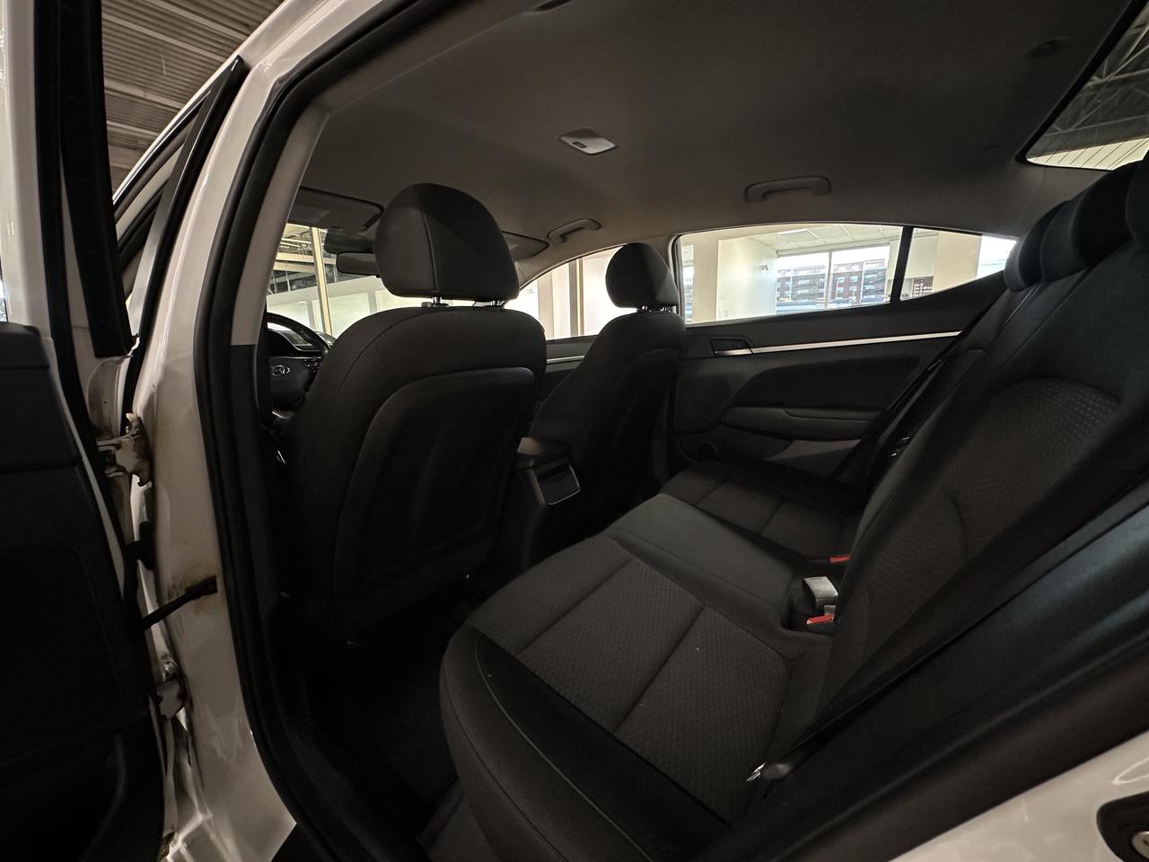 2020 Hyundai Elantra Preferred IVT|BSM|HEATED STEERING WHEEL|HEATED SEATS|APPLE CARPLAY| Photo