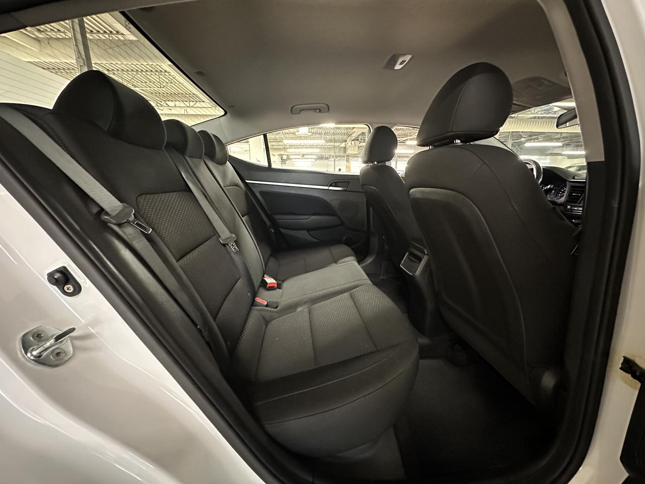 2020 Hyundai Elantra Preferred IVT|BSM|HEATED STEERING WHEEL|HEATED SEATS|APPLE CARPLAY| Photo