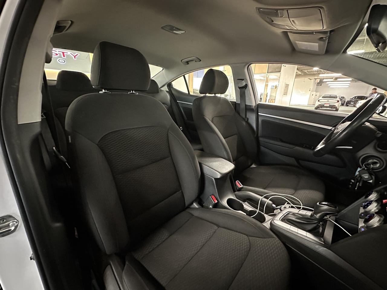 2020 Hyundai Elantra Preferred IVT|BSM|HEATED STEERING WHEEL|HEATED SEATS|APPLE CARPLAY| Photo