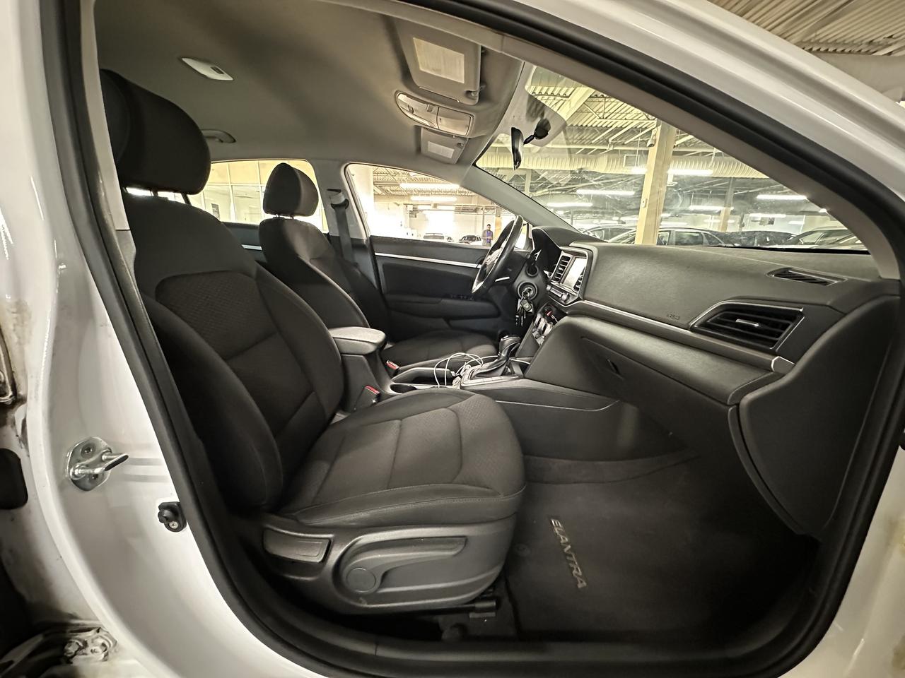 2020 Hyundai Elantra Preferred IVT|BSM|HEATED STEERING WHEEL|HEATED SEATS|APPLE CARPLAY| Photo