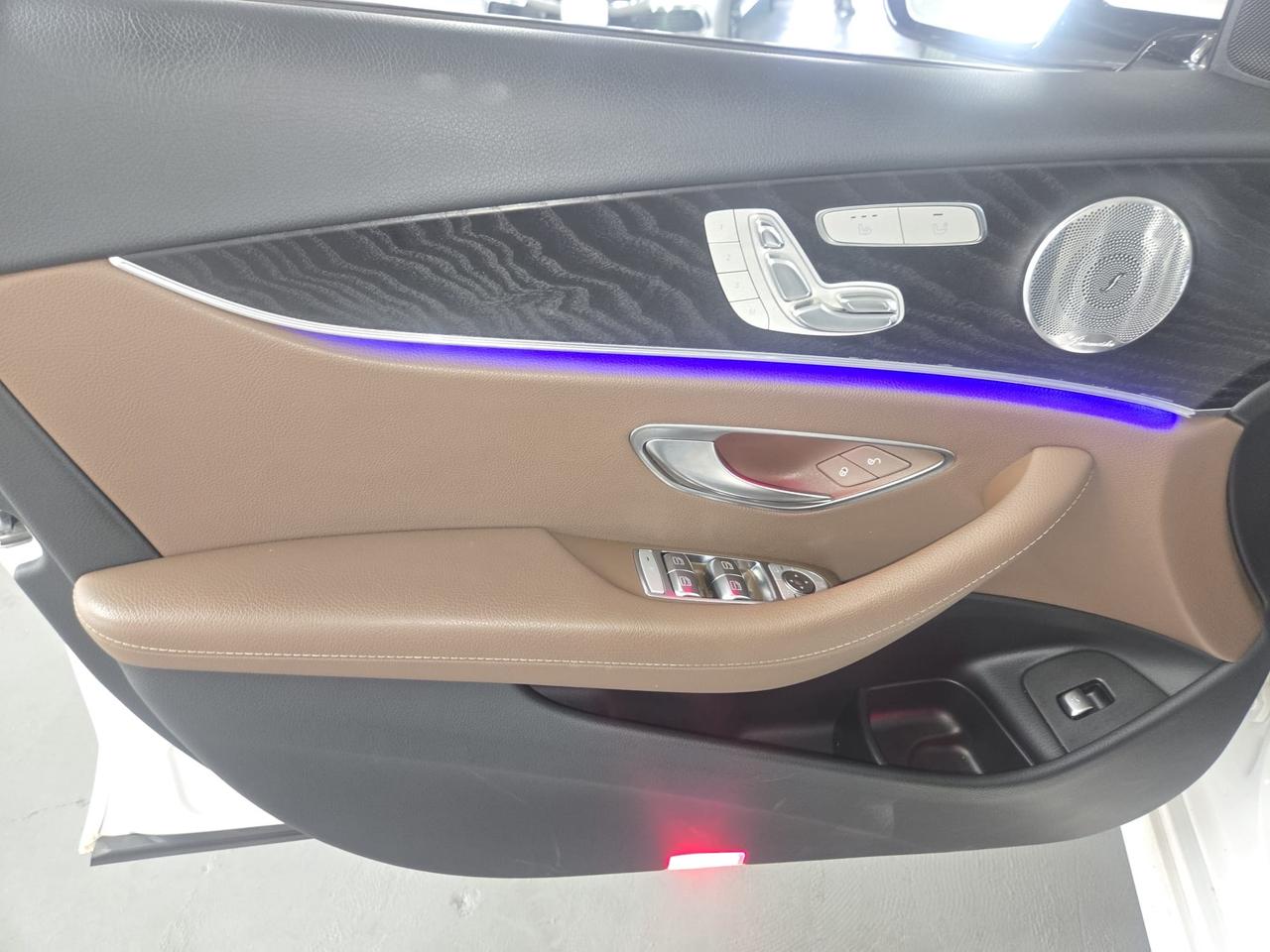 2020 Mercedes-Benz E-Class E 350 4MATIC Sedan|CLEAN CAR FAX|GOOD RELIABILITY|SUNROOF|2 SETS OF KEYS|BROWN LEATHER SEATS| Photo