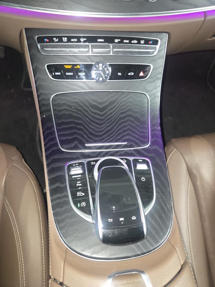 2020 Mercedes-Benz E-Class E 350 4MATIC Sedan|CLEAN CAR FAX|GOOD RELIABILITY|SUNROOF|2 SETS OF KEYS|BROWN LEATHER SEATS| Photo