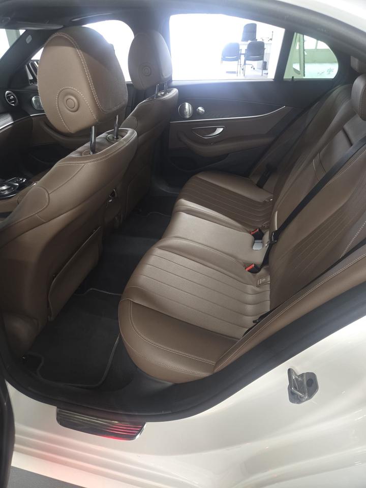 2020 Mercedes-Benz E-Class E 350 4MATIC Sedan|CLEAN CAR FAX|GOOD RELIABILITY|SUNROOF|2 SETS OF KEYS|BROWN LEATHER SEATS| Photo