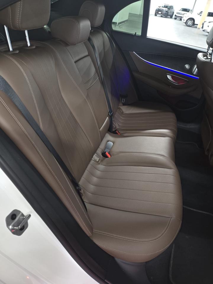 2020 Mercedes-Benz E-Class E 350 4MATIC Sedan|CLEAN CAR FAX|GOOD RELIABILITY|SUNROOF|2 SETS OF KEYS|BROWN LEATHER SEATS| Photo