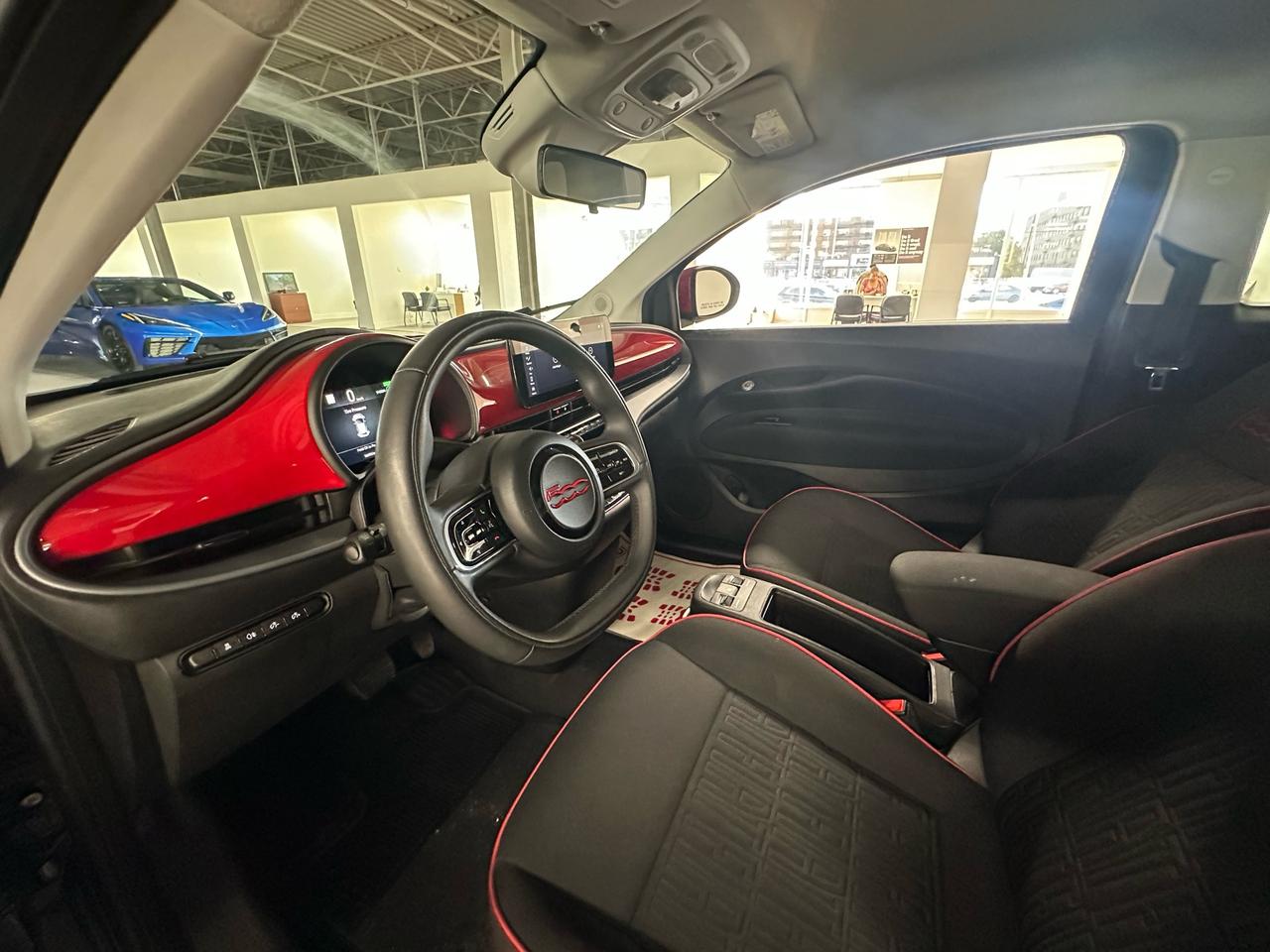 2024 Fiat 500 E (RED) Edition FWD|CLEAN CARFAX|NAVIGATION|RAIN SENSOR WINDSHIELD| Photo