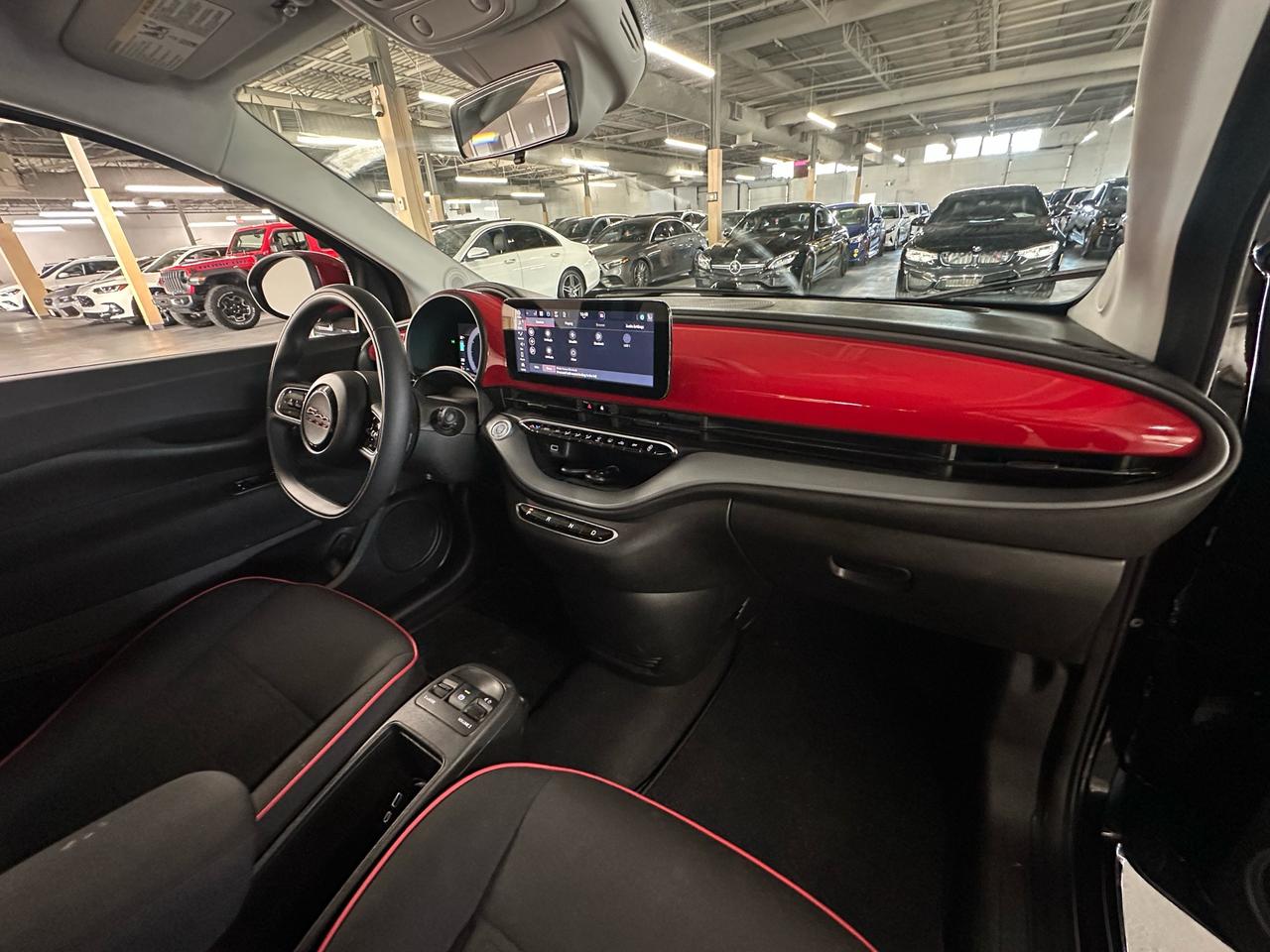 2024 Fiat 500 E (RED) Edition FWD|CLEAN CARFAX|NAVIGATION|RAIN SENSOR WINDSHIELD| Photo