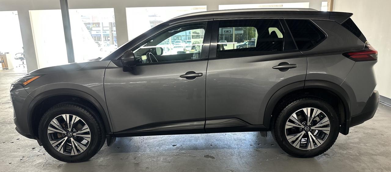 2021 Nissan Rogue FWD SV|CLEAN CARFAX|ONE OWNER|GREAT RELIABILITY|BSM|APPLE CARPLAY|PANORAMIC ROOF| Photo