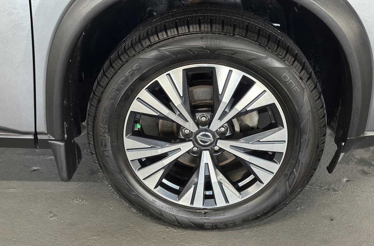 2021 Nissan Rogue FWD SV|CLEAN CARFAX|ONE OWNER|GREAT RELIABILITY|BSM|APPLE CARPLAY|PANORAMIC ROOF| Photo