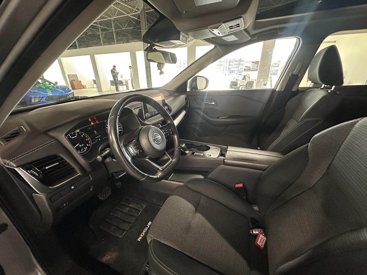 2021 Nissan Rogue FWD SV|CLEAN CARFAX|ONE OWNER|GREAT RELIABILITY|BSM|APPLE CARPLAY|PANORAMIC ROOF| Photo